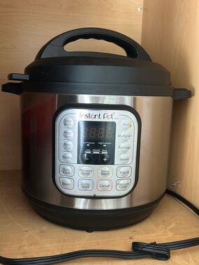8 quarts, Instant Pot Duo Stainless Steel Electric Pressure Cooker
